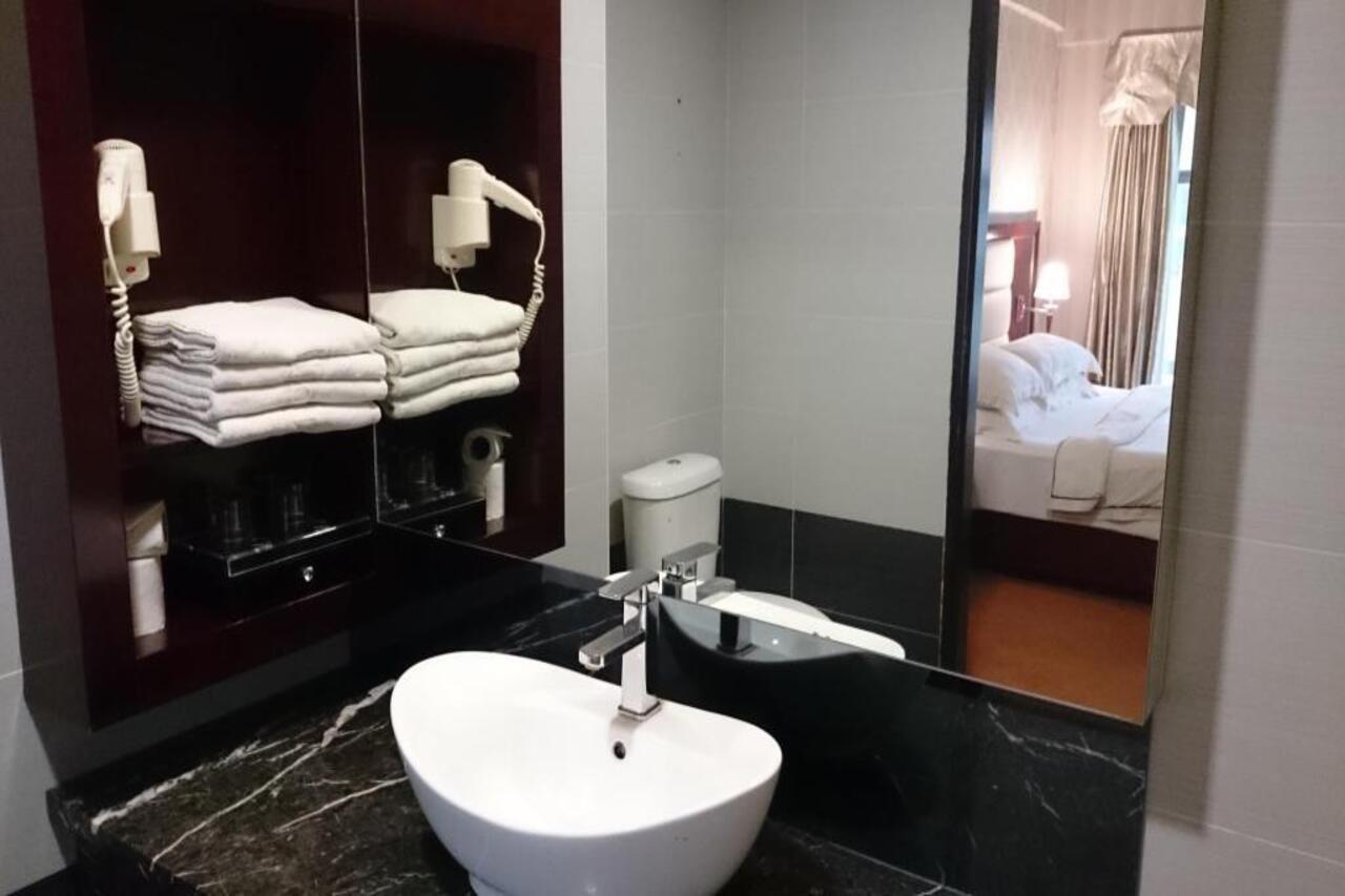 Pariss Hotel Johor Bahru Kültér fotó
