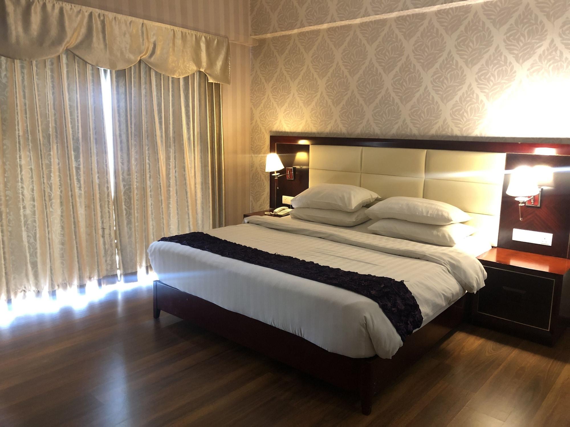 Pariss Hotel Johor Bahru Kültér fotó