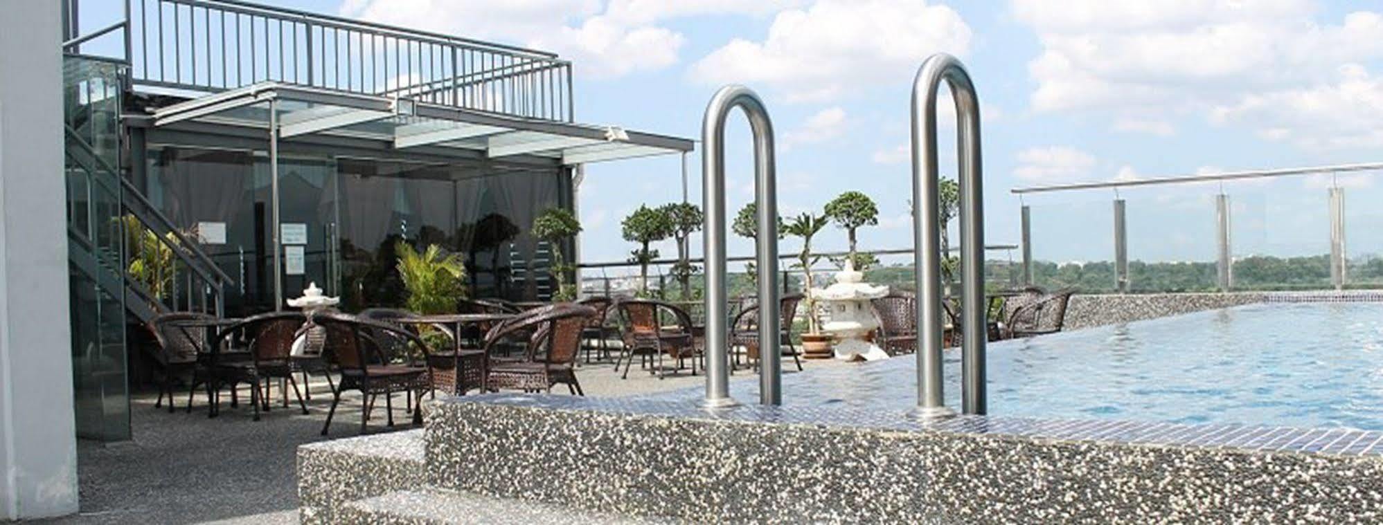 Pariss Hotel Johor Bahru Kültér fotó